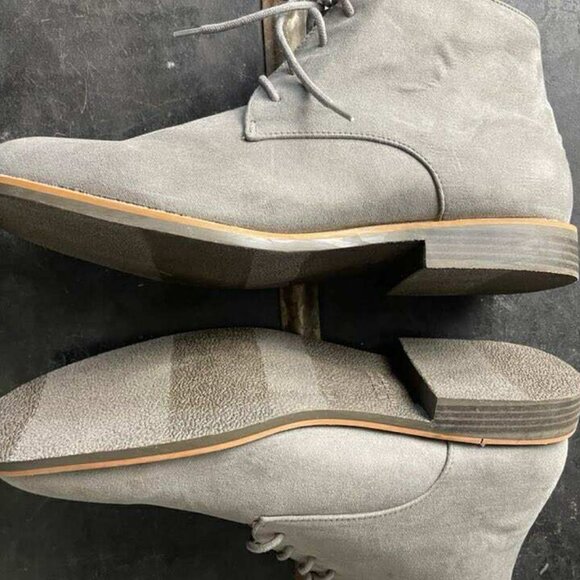 NWOB Old Navy Men\'s Gray Lace Up Ankle Chukka Bootie size 12 main image 6